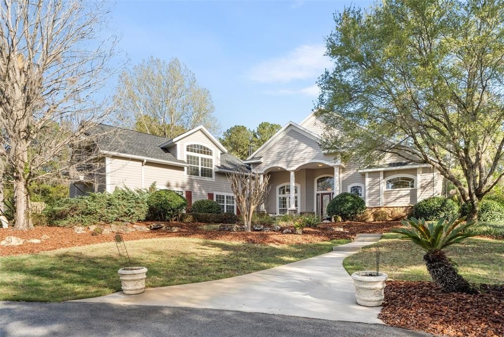 Recently Sold: $1,100,000 (5 beds, 4 baths, 4792 Square Feet)