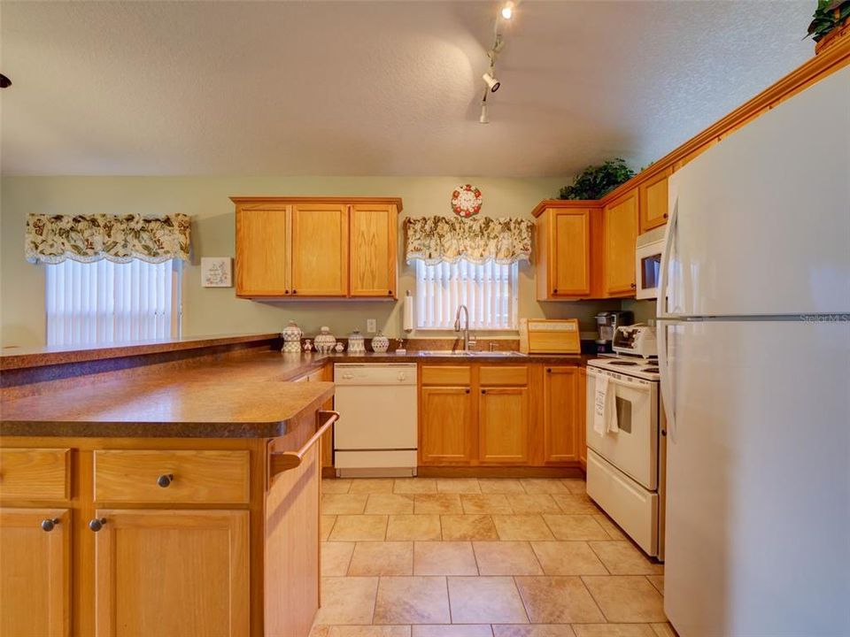 Activo con contrato: $225,000 (2 camas, 2 baños, 1418 Pies cuadrados)