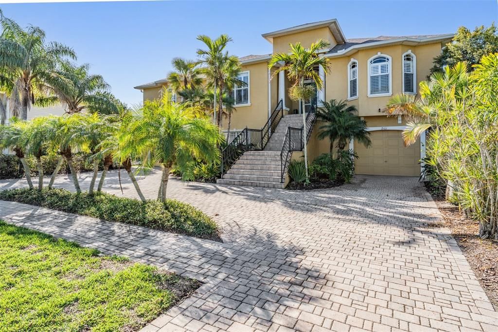 En Venta: $1,249,900 (4 camas, 4 baños, 3833 Pies cuadrados)