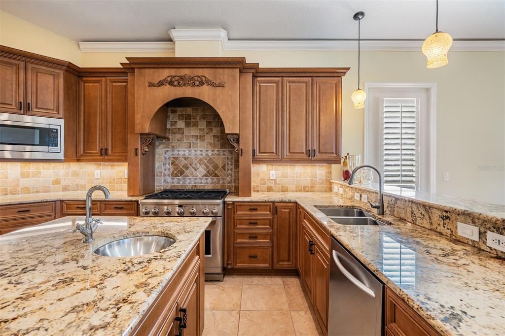 En Venta: $1,249,900 (4 camas, 4 baños, 3833 Pies cuadrados)