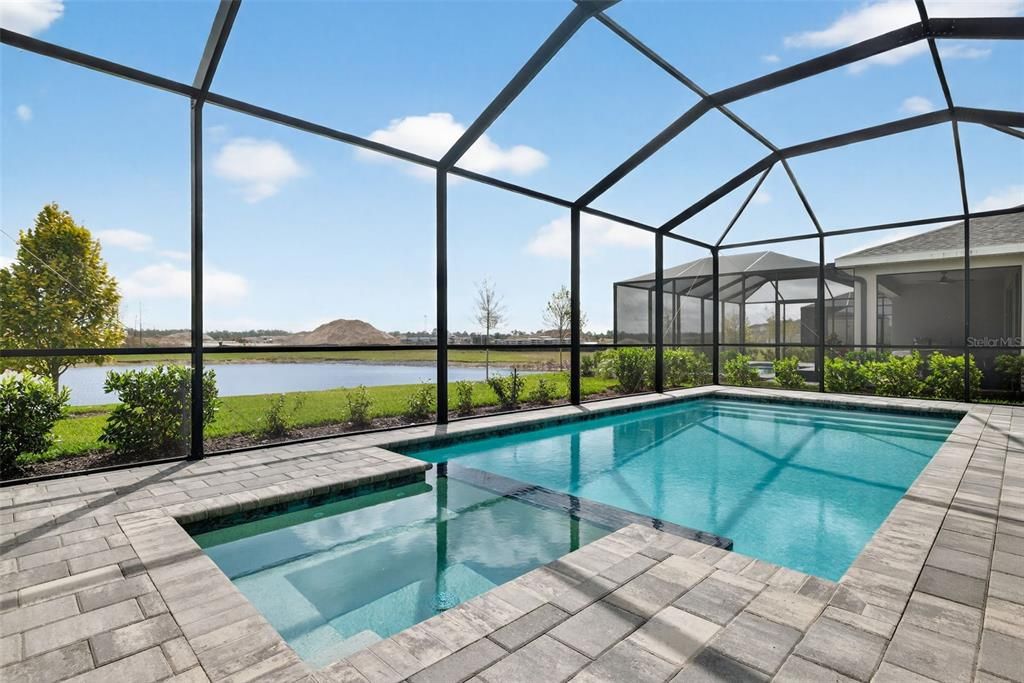 Activo con contrato: $465,000 (4 camas, 3 baños, 2567 Pies cuadrados)