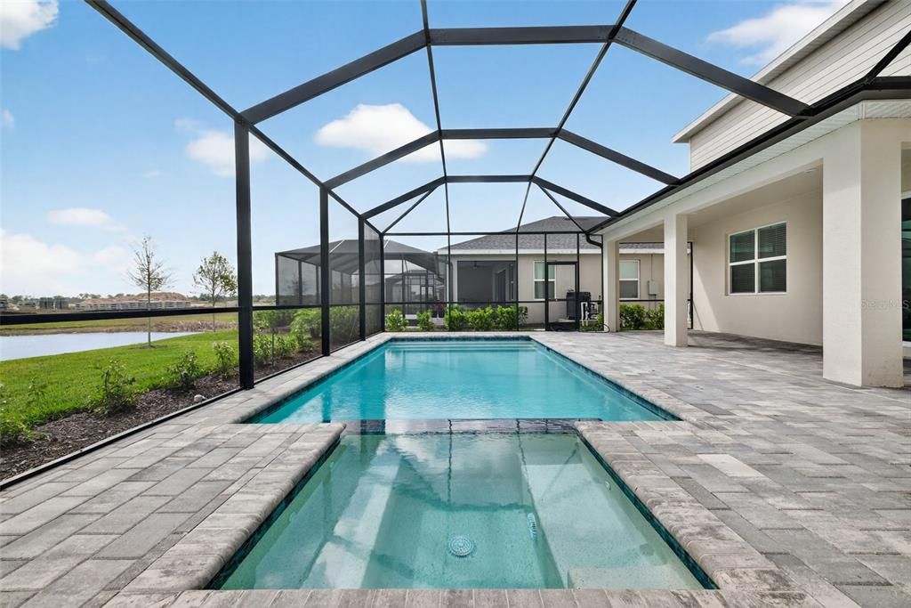 Activo con contrato: $465,000 (4 camas, 3 baños, 2567 Pies cuadrados)