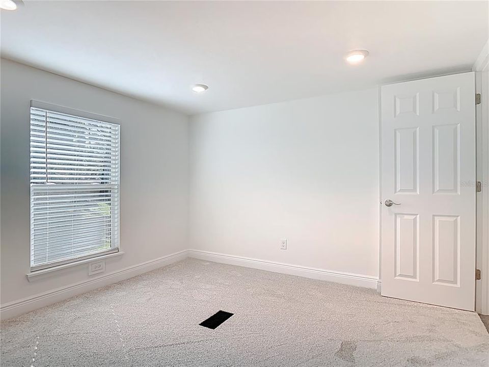 Activo con contrato: $259,900 (3 camas, 2 baños, 960 Pies cuadrados)