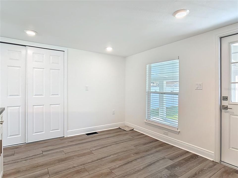 Activo con contrato: $259,900 (3 camas, 2 baños, 960 Pies cuadrados)