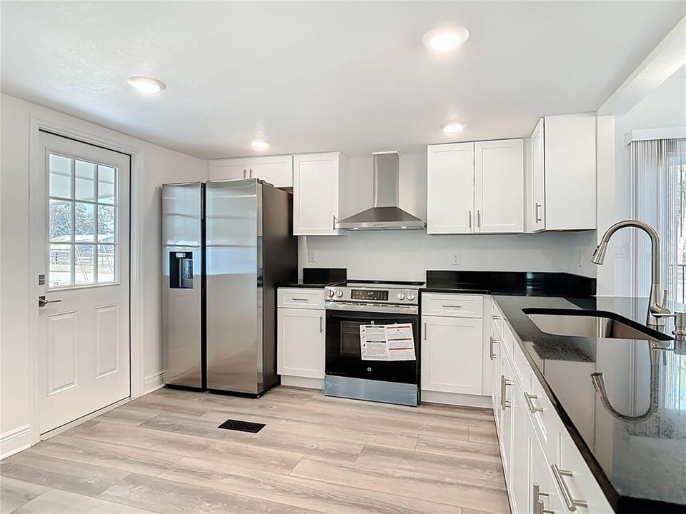 Activo con contrato: $259,900 (3 camas, 2 baños, 960 Pies cuadrados)