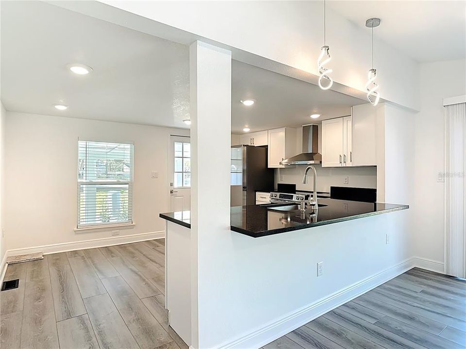 Activo con contrato: $259,900 (3 camas, 2 baños, 960 Pies cuadrados)