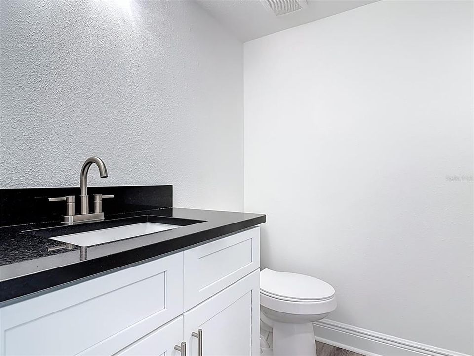 Activo con contrato: $259,900 (3 camas, 2 baños, 960 Pies cuadrados)