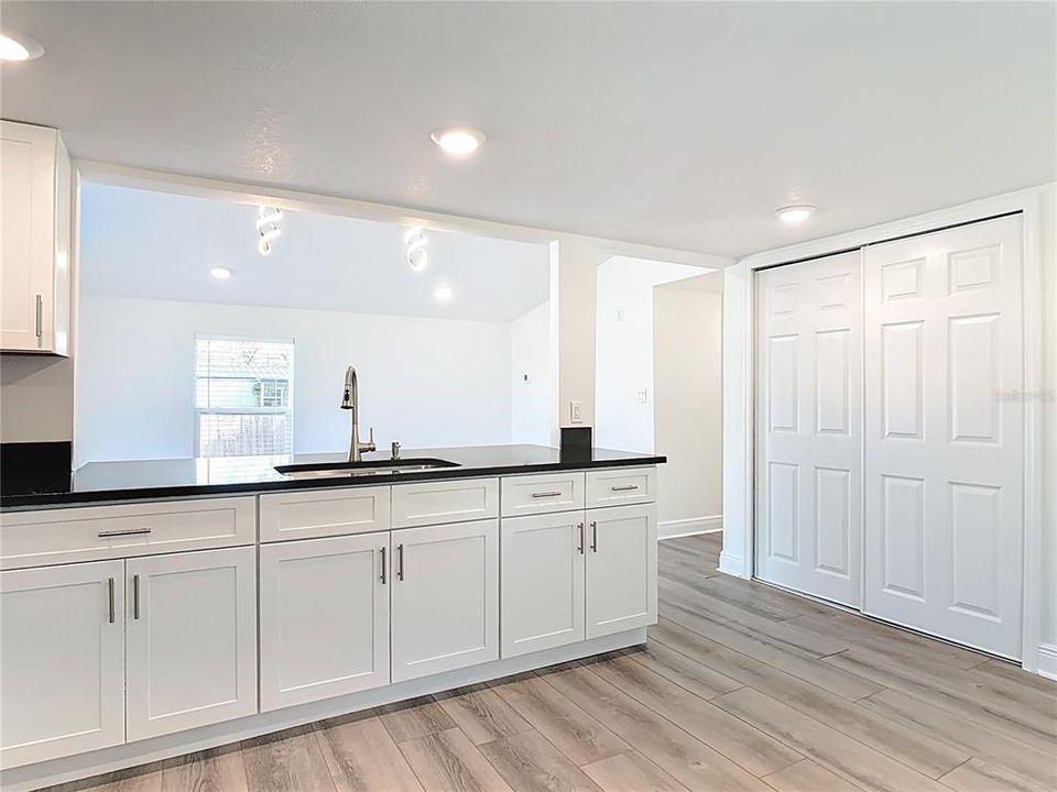 Activo con contrato: $259,900 (3 camas, 2 baños, 960 Pies cuadrados)