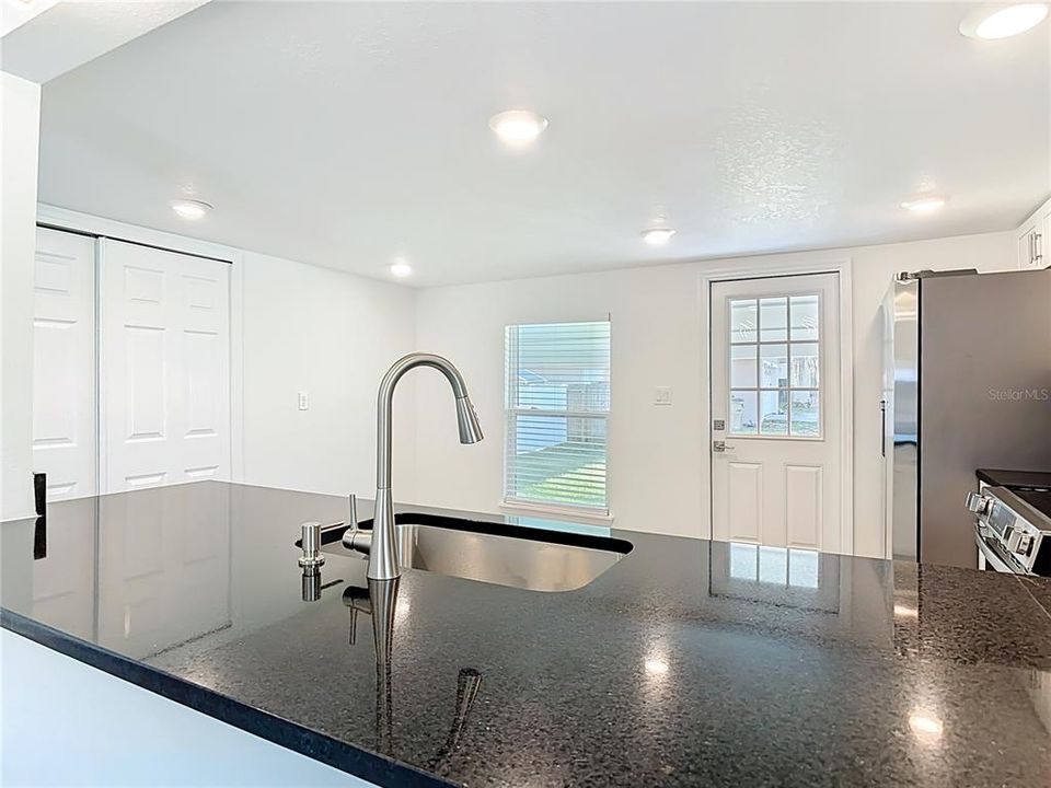 Activo con contrato: $259,900 (3 camas, 2 baños, 960 Pies cuadrados)