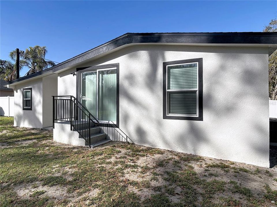 Activo con contrato: $259,900 (3 camas, 2 baños, 960 Pies cuadrados)