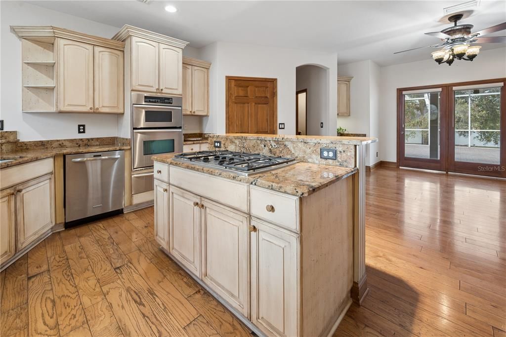 En Venta: $875,000 (3 camas, 3 baños, 3467 Pies cuadrados)