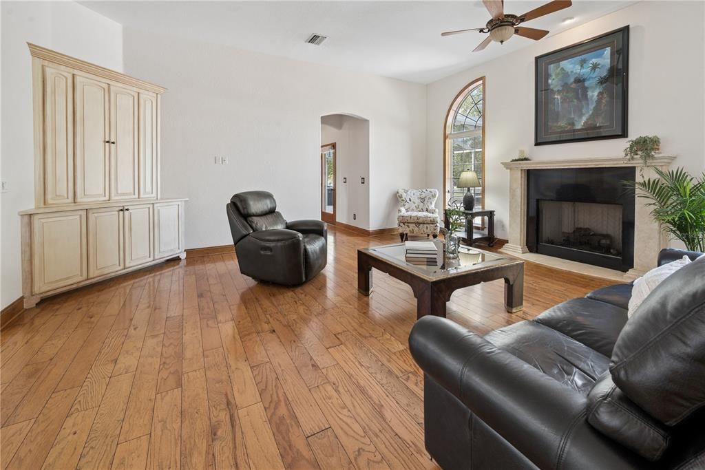 En Venta: $875,000 (3 camas, 3 baños, 3467 Pies cuadrados)