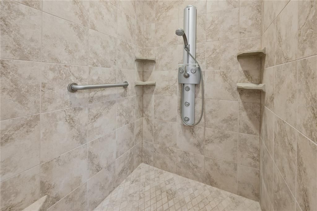 En Venta: $875,000 (3 camas, 3 baños, 3467 Pies cuadrados)