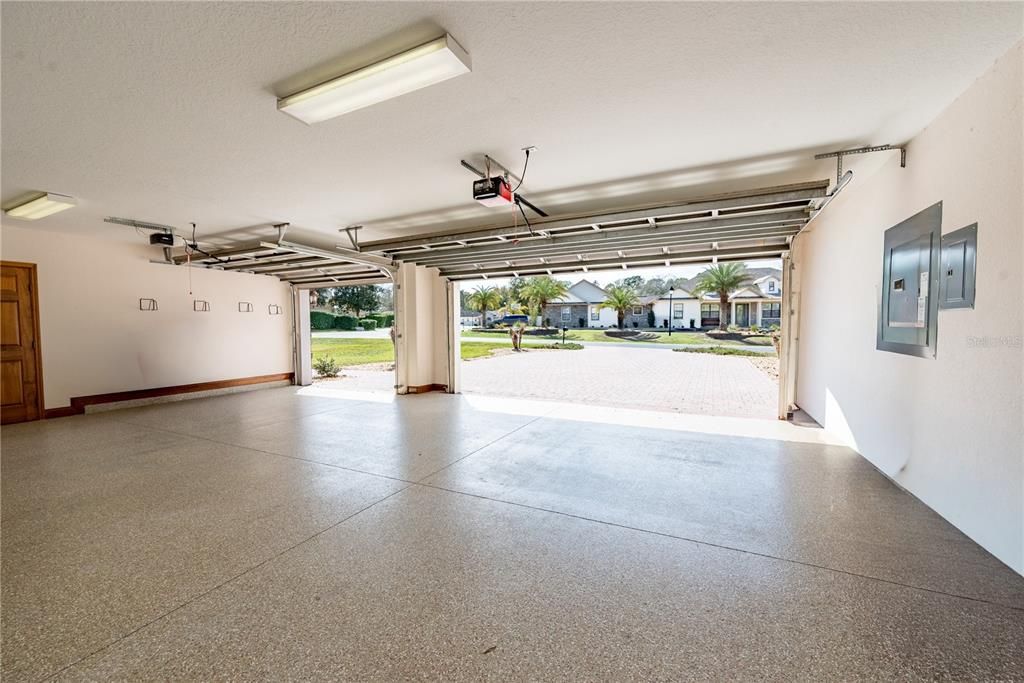 En Venta: $875,000 (3 camas, 3 baños, 3467 Pies cuadrados)