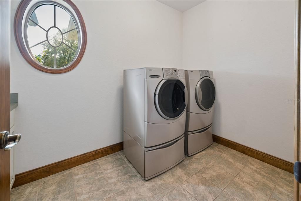 En Venta: $875,000 (3 camas, 3 baños, 3467 Pies cuadrados)