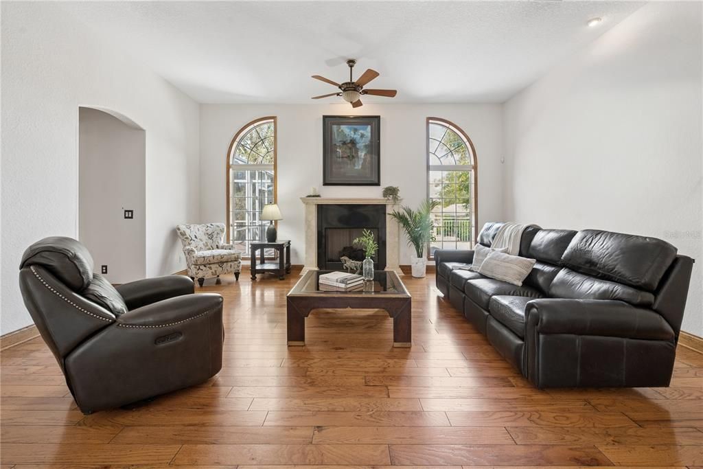 En Venta: $875,000 (3 camas, 3 baños, 3467 Pies cuadrados)