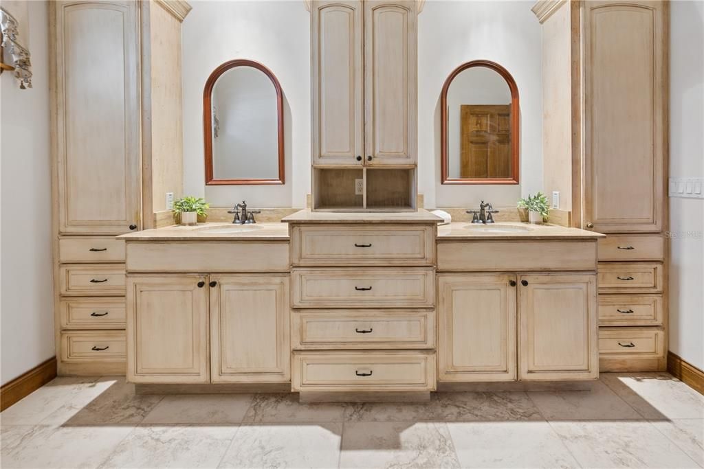 En Venta: $875,000 (3 camas, 3 baños, 3467 Pies cuadrados)