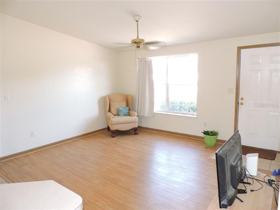 En Venta: $165,000 (3 camas, 1 baños, 912 Pies cuadrados)