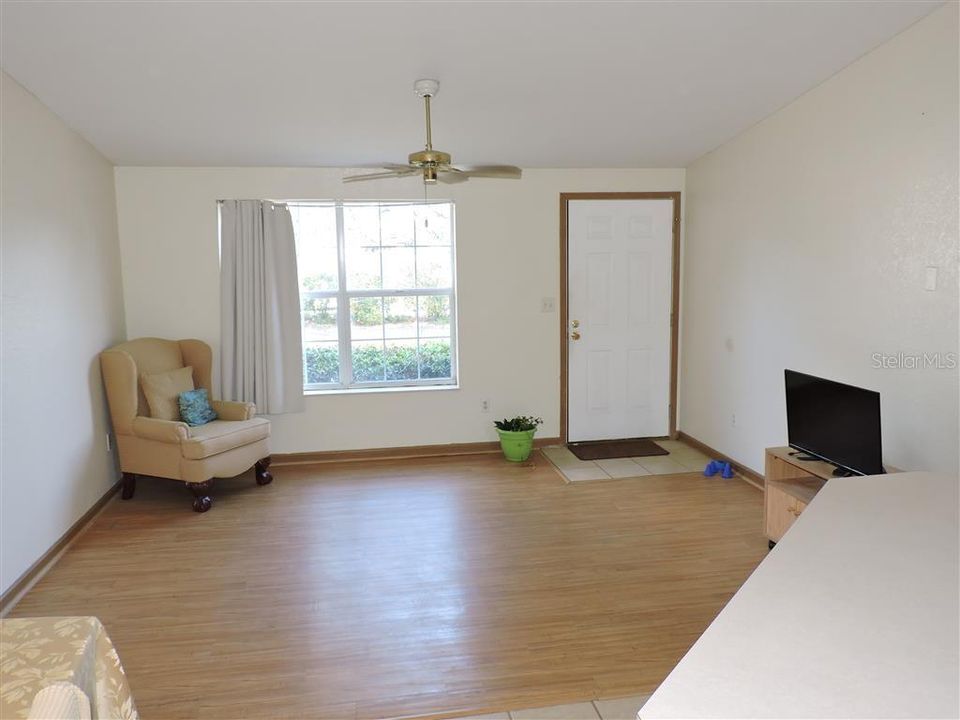 En Venta: $165,000 (3 camas, 1 baños, 912 Pies cuadrados)