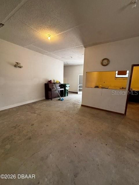 待售: $269,900 (0 贝兹, 0 浴室, 2400 平方英尺)