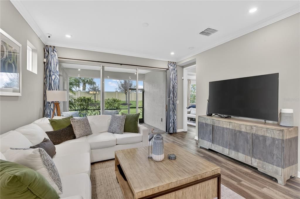 Под контрактом: $367,000 (2 спален, 2 ванн, 1432 Квадратных фут)