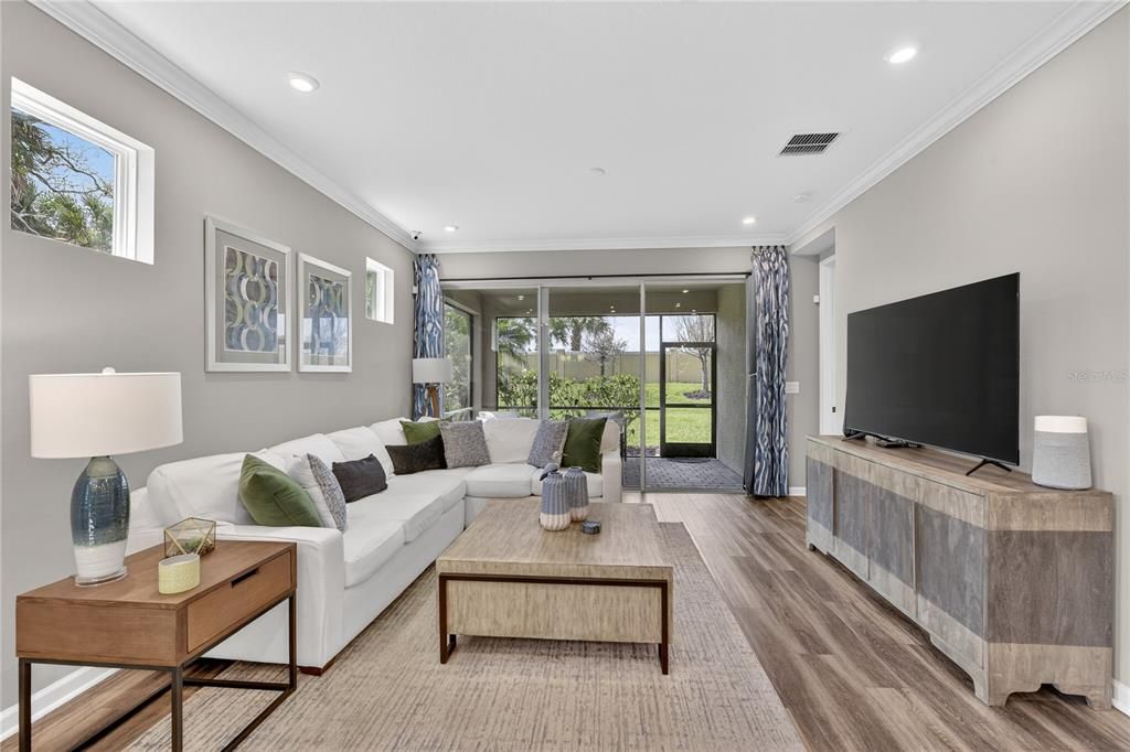 Под контрактом: $367,000 (2 спален, 2 ванн, 1432 Квадратных фут)