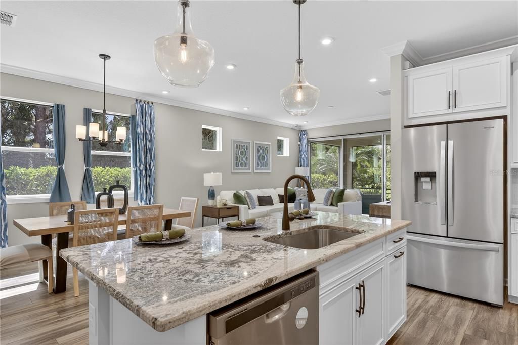 Под контрактом: $367,000 (2 спален, 2 ванн, 1432 Квадратных фут)