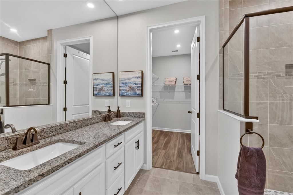 Под контрактом: $367,000 (2 спален, 2 ванн, 1432 Квадратных фут)