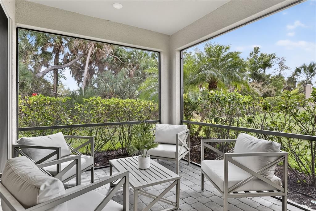 Под контрактом: $367,000 (2 спален, 2 ванн, 1432 Квадратных фут)