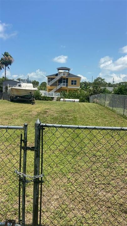 待售: $87,000 (0.12 acres)