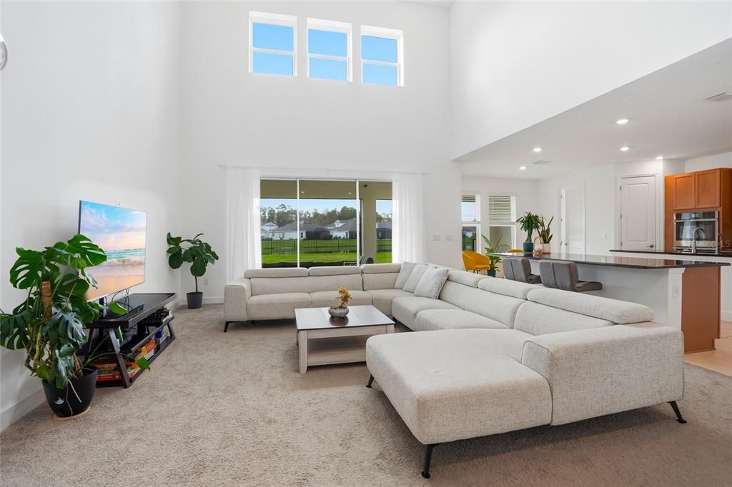 For Sale: $978,000 (6 beds, 4 baths, 4181 Square Feet)