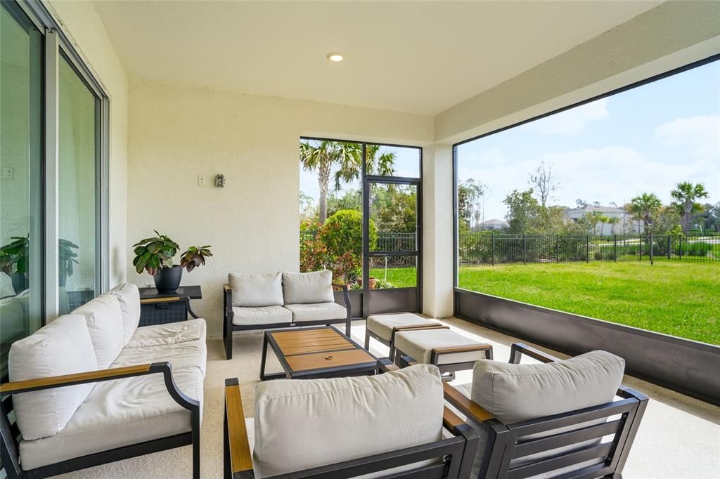 For Sale: $978,000 (6 beds, 4 baths, 4181 Square Feet)