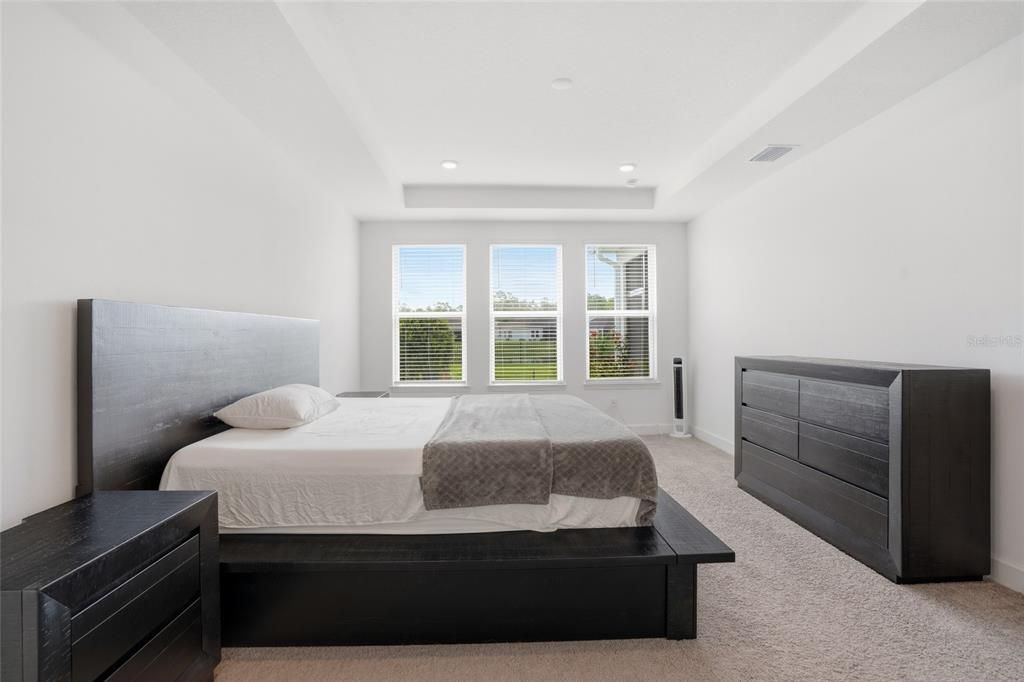 For Sale: $978,000 (6 beds, 4 baths, 4181 Square Feet)