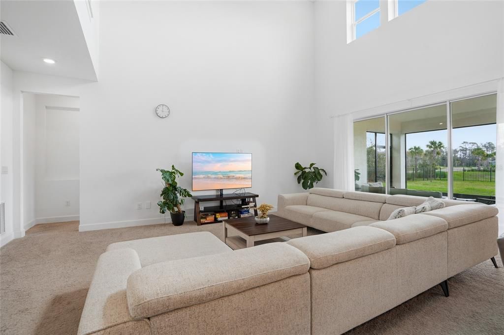 For Sale: $978,000 (6 beds, 4 baths, 4181 Square Feet)