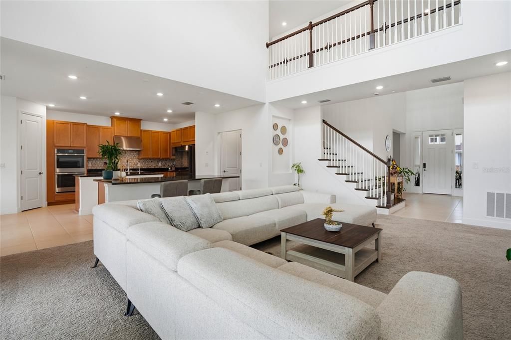 For Sale: $978,000 (6 beds, 4 baths, 4181 Square Feet)