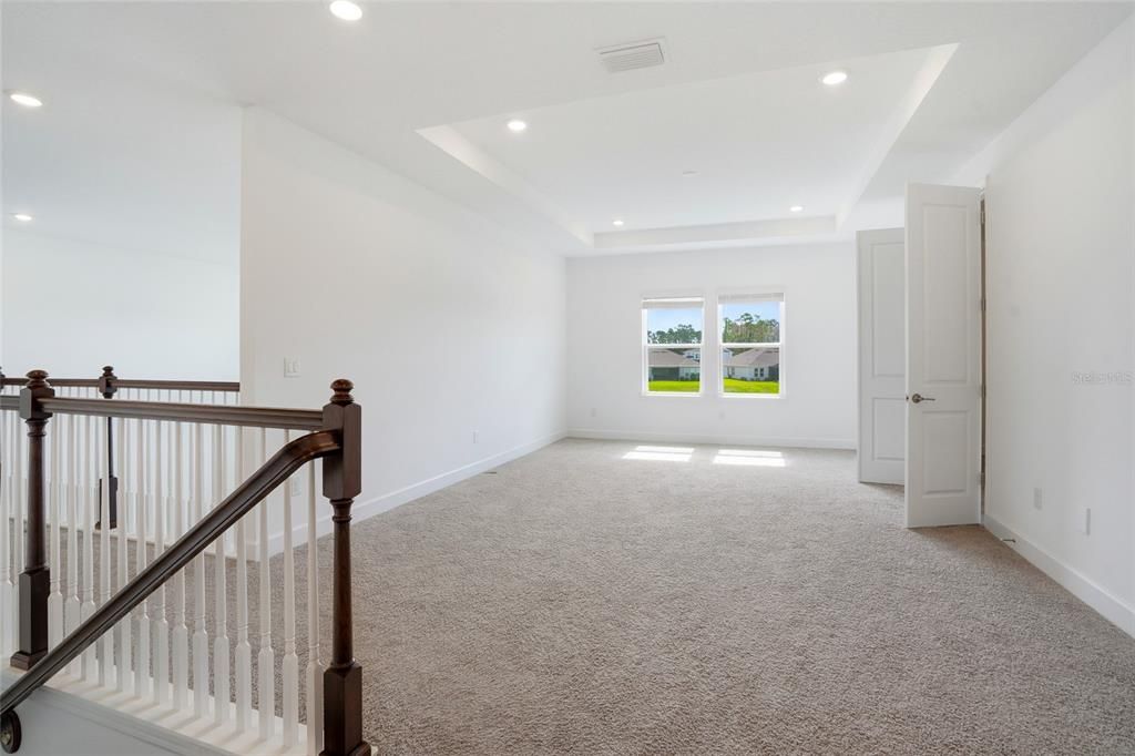 For Sale: $978,000 (6 beds, 4 baths, 4181 Square Feet)