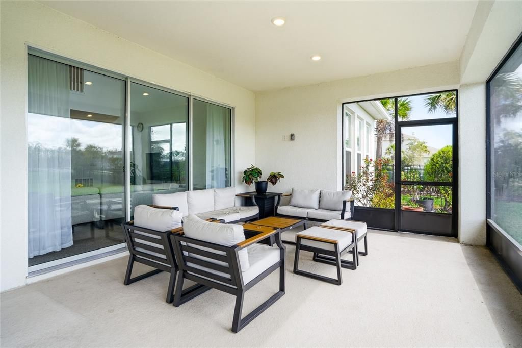 For Sale: $978,000 (6 beds, 4 baths, 4181 Square Feet)