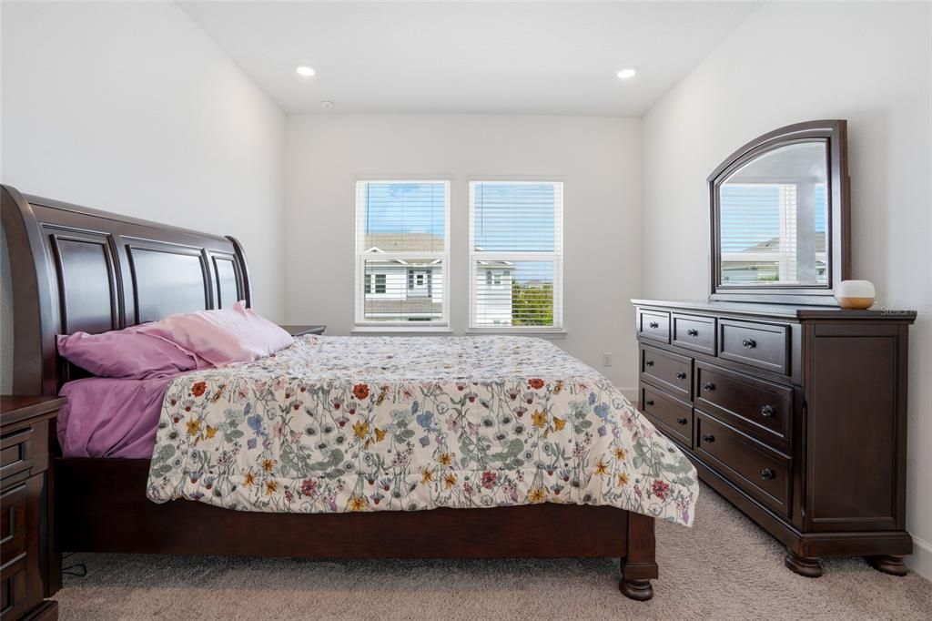 For Sale: $978,000 (6 beds, 4 baths, 4181 Square Feet)
