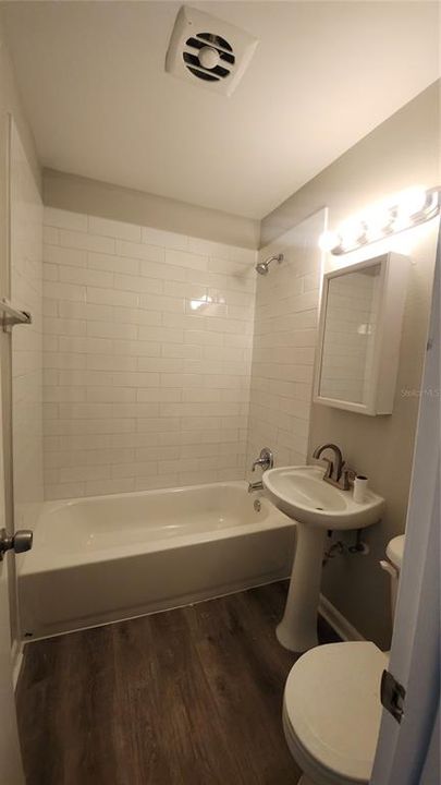 For Rent: $1,900 (3 beds, 2 baths, 1210 Square Feet)