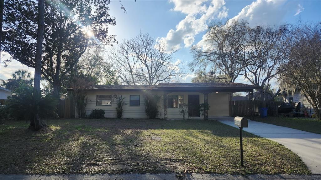 For Rent: $1,900 (3 beds, 2 baths, 1210 Square Feet)
