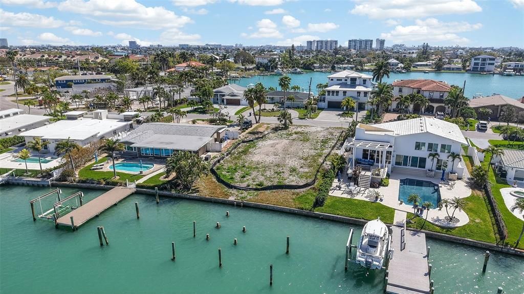 For Sale: $975,000 (0.25 acres)