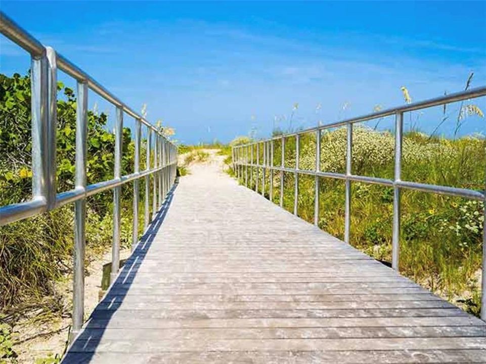 For Sale: $975,000 (0.25 acres)