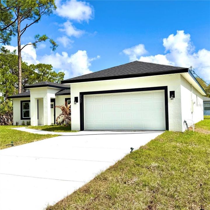 For Sale: $364,990 (3 beds, 3 baths, 1894 Square Feet)