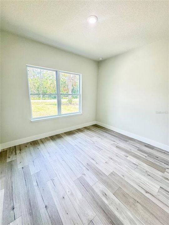 For Sale: $364,990 (3 beds, 3 baths, 1894 Square Feet)