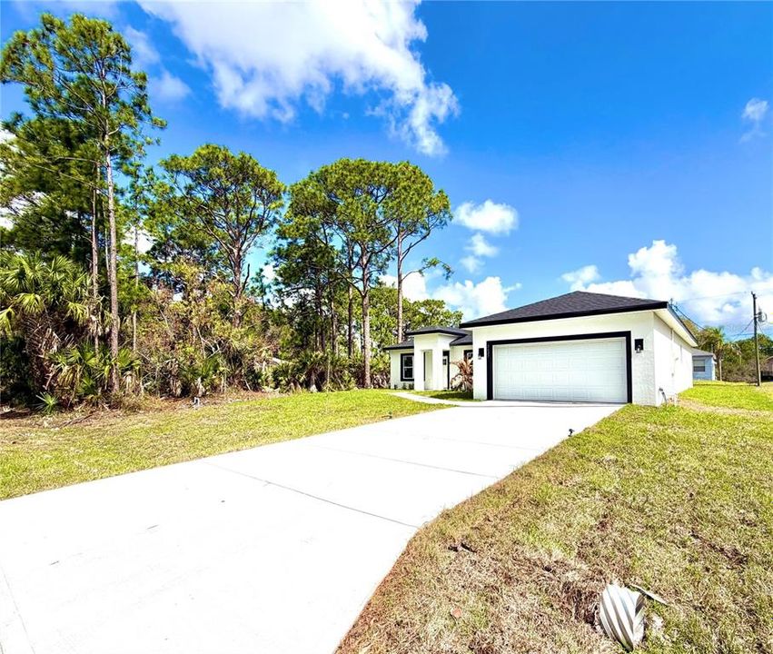 For Sale: $364,990 (3 beds, 3 baths, 1894 Square Feet)