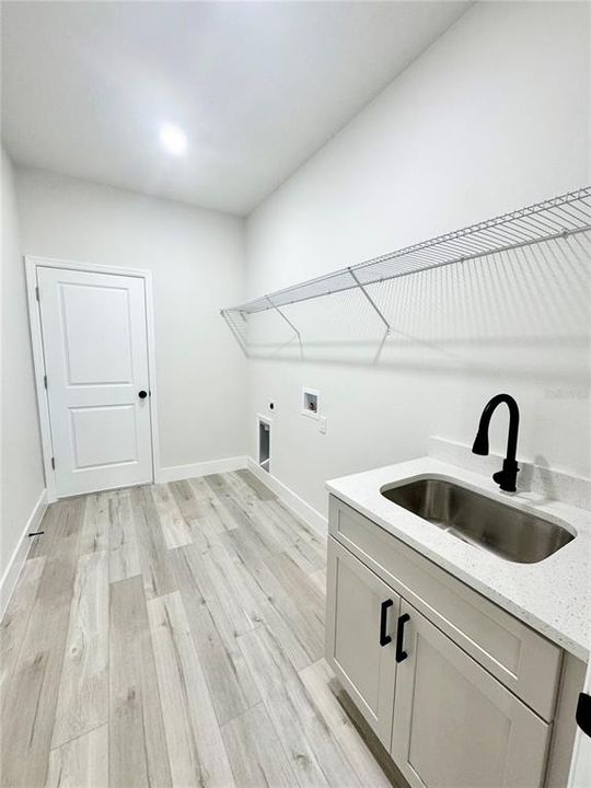 For Sale: $364,990 (3 beds, 3 baths, 1894 Square Feet)