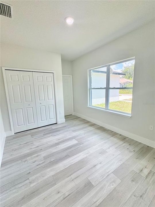 For Sale: $364,990 (3 beds, 3 baths, 1894 Square Feet)