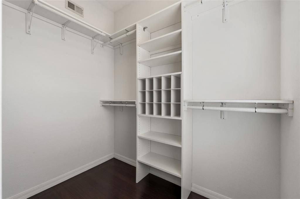 En Venta: $595,000 (3 camas, 3 baños, 1994 Pies cuadrados)