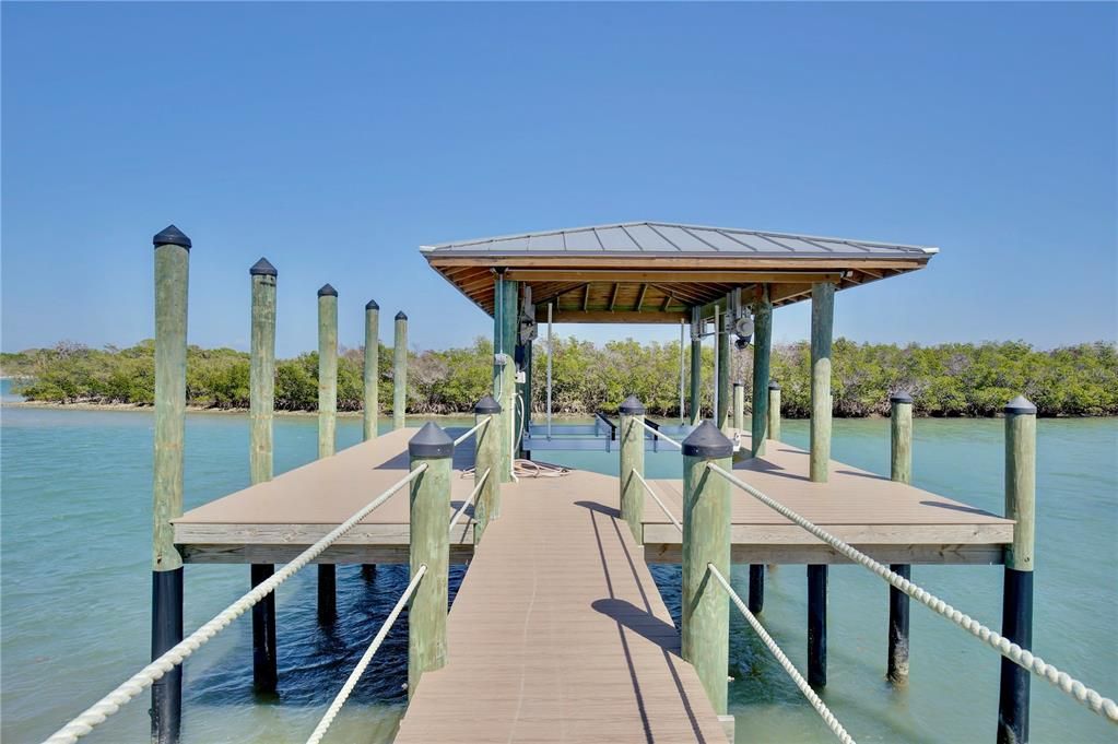 En Venta: $850,000 (0.54 acres)