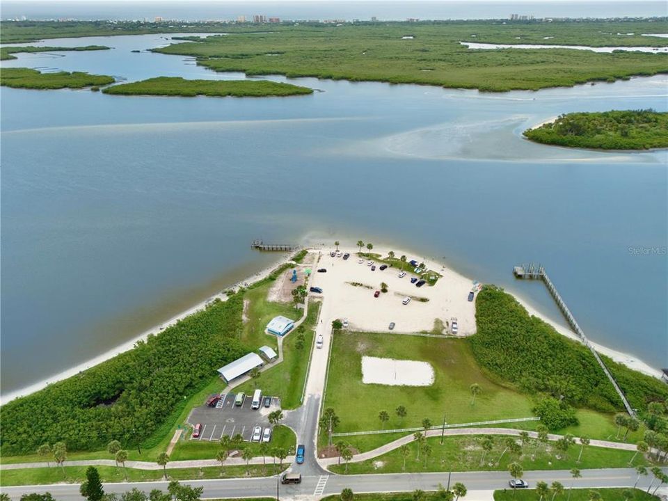 En Venta: $850,000 (0.54 acres)